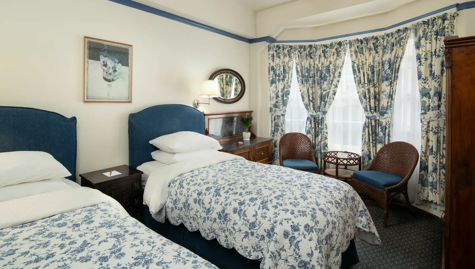 The Two Singles with Private Bathroom at the Golden Gate Hotel